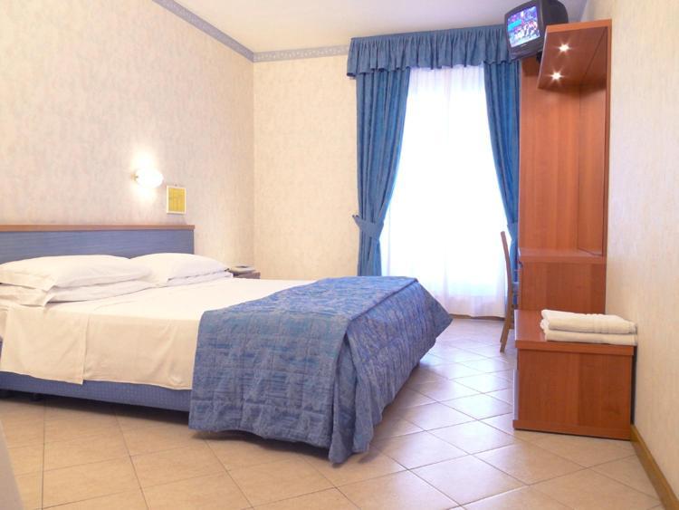 Hotel Sole - Limone Лімоне-суль-Гарда Екстер'єр фото